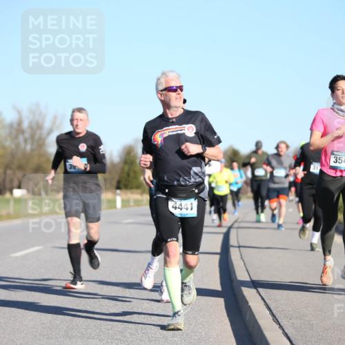 06.04.2025 - 44. Internationalen Wilhelmsburger Insellauf Jannik Wohlers http://msf.ph/oto/7613204 06.04.2025 09:29:29 Laufen 4581, 4441, 31, 3544 meine-sportfotos.de