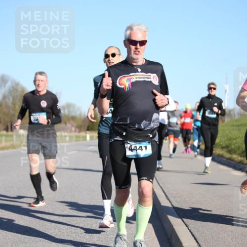 06.04.2025 - 44. Internationalen Wilhelmsburger Insellauf Jannik Wohlers http://msf.ph/oto/7613225 06.04.2025 09:29:31 Laufen 39, 4441, 3544 meine-sportfotos.de