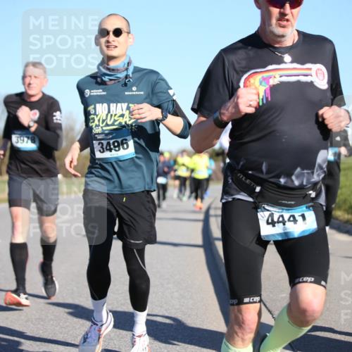 06.04.2025 - 44. Internationalen Wilhelmsburger Insellauf Jannik Wohlers http://msf.ph/oto/7613235 06.04.2025 09:29:32 Laufen 3978, 3496, 4441 meine-sportfotos.de