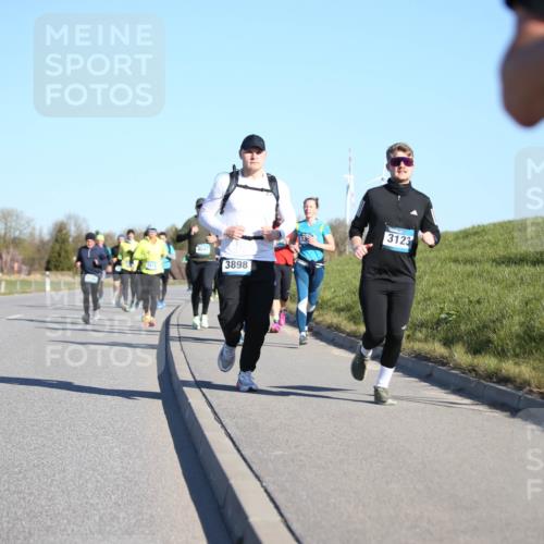 06.04.2025 - 44. Internationalen Wilhelmsburger Insellauf Jannik Wohlers http://msf.ph/oto/7613237 06.04.2025 09:29:32 Laufen 4047, 3898, 3123 meine-sportfotos.de