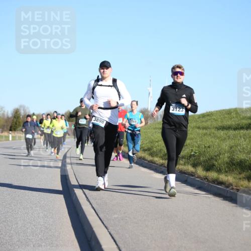 06.04.2025 - 44. Internationalen Wilhelmsburger Insellauf Jannik Wohlers http://msf.ph/oto/7613242 06.04.2025 09:29:32 Laufen 3973, 3308, 3898, 4047, 3123 meine-sportfotos.de