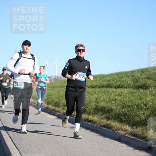 06.04.2025 - 44. Internationalen Wilhelmsburger Insellauf Jannik Wohlers http://msf.ph/oto/7613245 06.04.2025 09:29:33 Laufen 4047, 3898, 3123 meine-sportfotos.de