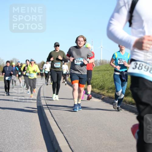 06.04.2025 - 44. Internationalen Wilhelmsburger Insellauf Jannik Wohlers http://msf.ph/oto/7613259 06.04.2025 09:29:35 Laufen 388, 3973, 4047, 3941, 330, 3898 meine-sportfotos.de
