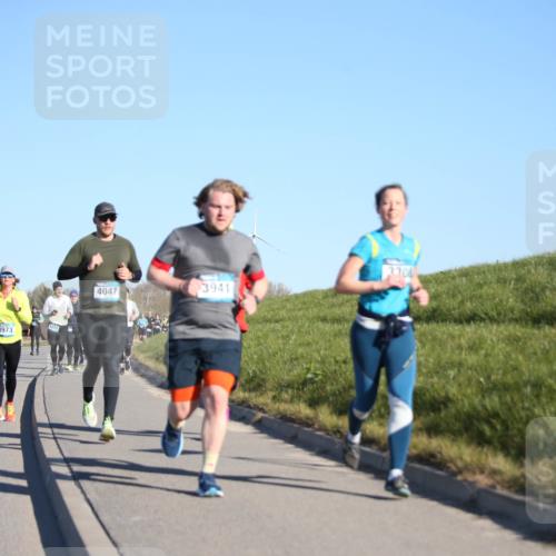06.04.2025 - 44. Internationalen Wilhelmsburger Insellauf Jannik Wohlers http://msf.ph/oto/7613269 06.04.2025 09:29:35 Laufen 4196, 3886, 3973, 4047, 3941 meine-sportfotos.de