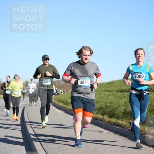 06.04.2025 - 44. Internationalen Wilhelmsburger Insellauf Jannik Wohlers http://msf.ph/oto/7613278 06.04.2025 09:29:36 Laufen 3973, 4047, 3941, 3308 meine-sportfotos.de