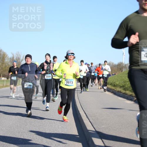 06.04.2025 - 44. Internationalen Wilhelmsburger Insellauf Jannik Wohlers http://msf.ph/oto/7613308 06.04.2025 09:29:38 Laufen 3543, 4196, 3886, 3973, 4047 meine-sportfotos.de