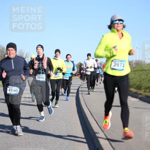 06.04.2025 - 44. Internationalen Wilhelmsburger Insellauf Jannik Wohlers http://msf.ph/oto/7613329 06.04.2025 09:29:39 Laufen 4196, 3886, 4202, 4304, 4372, 3973 meine-sportfotos.de