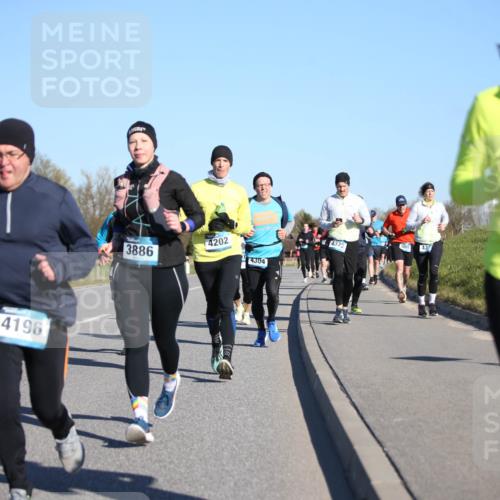 06.04.2025 - 44. Internationalen Wilhelmsburger Insellauf Jannik Wohlers http://msf.ph/oto/7613332 06.04.2025 09:29:40 Laufen 4196, 3886, 4202, 4304, 4372, 3973, 437 meine-sportfotos.de