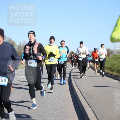 06.04.2025 - 44. Internationalen Wilhelmsburger Insellauf Jannik Wohlers http://msf.ph/oto/7613335 06.04.2025 09:29:40 Laufen 4196, 3886, 4202, 4304, 437, 4372, 3973 meine-sportfotos.de