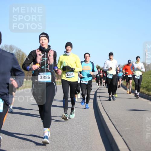 06.04.2025 - 44. Internationalen Wilhelmsburger Insellauf Jannik Wohlers http://msf.ph/oto/7613342 06.04.2025 09:29:40 Laufen 4196, 3886, 4202, 4304, 4372, 4371 meine-sportfotos.de