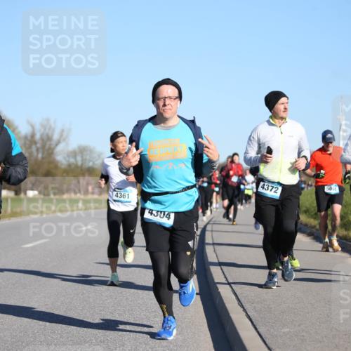 06.04.2025 - 44. Internationalen Wilhelmsburger Insellauf Jannik Wohlers http://msf.ph/oto/7613376 06.04.2025 09:29:42 Laufen 4361, 4304, 437, 5061, 4372 meine-sportfotos.de