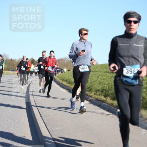 06.04.2025 - 44. Internationalen Wilhelmsburger Insellauf Jannik Wohlers http://msf.ph/oto/7613429 06.04.2025 09:29:46 Laufen 3190, 5041, 3982 meine-sportfotos.de