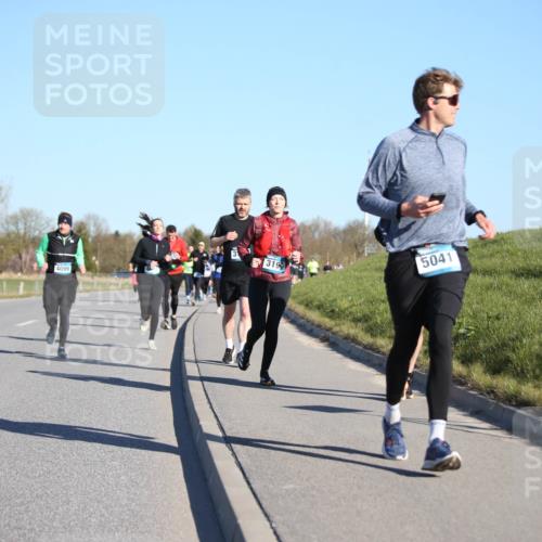 06.04.2025 - 44. Internationalen Wilhelmsburger Insellauf Jannik Wohlers http://msf.ph/oto/7613431 06.04.2025 09:29:47 Laufen 4099, 3190, 5041 meine-sportfotos.de