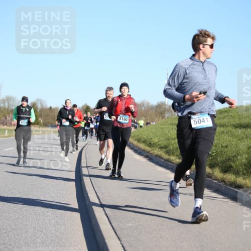 06.04.2025 - 44. Internationalen Wilhelmsburger Insellauf Jannik Wohlers http://msf.ph/oto/7613433 06.04.2025 09:29:47 Laufen 4099, 3190, 5041 meine-sportfotos.de