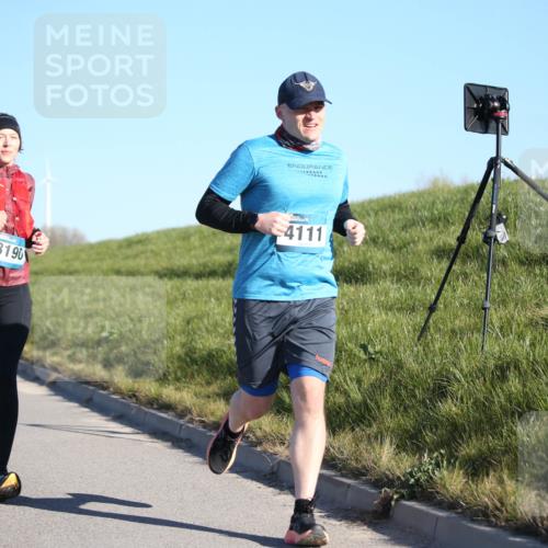 06.04.2025 - 44. Internationalen Wilhelmsburger Insellauf Jannik Wohlers http://msf.ph/oto/7613448 06.04.2025 09:29:49 Laufen 3745, 3190, 4111 meine-sportfotos.de