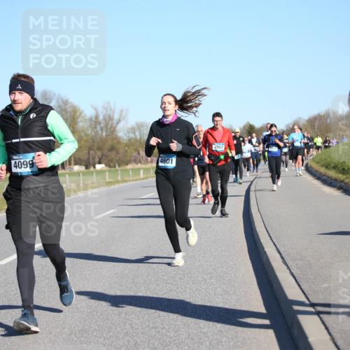 06.04.2025 - 44. Internationalen Wilhelmsburger Insellauf Jannik Wohlers http://msf.ph/oto/7613459 06.04.2025 09:29:51 Laufen 4099, 4601, 3957, 3745 meine-sportfotos.de