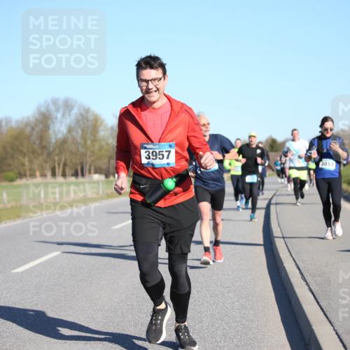 06.04.2025 - 44. Internationalen Wilhelmsburger Insellauf Jannik Wohlers http://msf.ph/oto/7613491 06.04.2025 09:29:54 Laufen 3957, 1380, 3014 meine-sportfotos.de