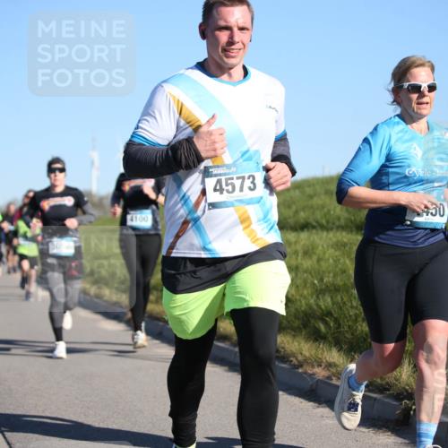 06.04.2025 - 44. Internationalen Wilhelmsburger Insellauf Jannik Wohlers http://msf.ph/oto/7613603 06.04.2025 09:30:01 Laufen 3052, 4100, 4573, 30 meine-sportfotos.de
