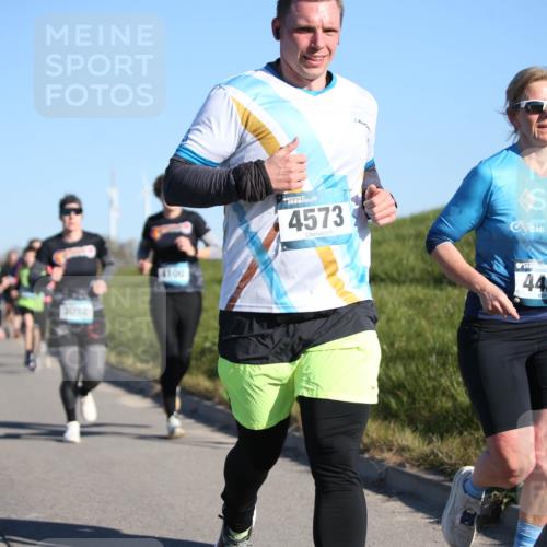 06.04.2025 - 44. Internationalen Wilhelmsburger Insellauf Jannik Wohlers http://msf.ph/oto/7613605 06.04.2025 09:30:01 Laufen 3052, 4100, 4573, 4450 meine-sportfotos.de