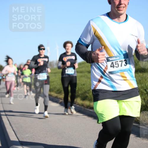 06.04.2025 - 44. Internationalen Wilhelmsburger Insellauf Jannik Wohlers http://msf.ph/oto/7613610 06.04.2025 09:30:01 Laufen 3052, 4039, 4100, 4573, 4450 meine-sportfotos.de