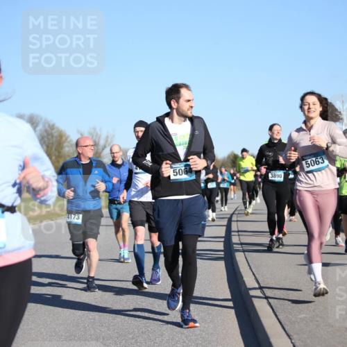 06.04.2025 - 44. Internationalen Wilhelmsburger Insellauf Jannik Wohlers http://msf.ph/oto/7613641 06.04.2025 09:30:04 Laufen 4173, 4039, 20, 2, 5064, 3890, 5063, 3845 meine-sportfotos.de