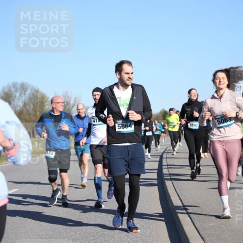 06.04.2025 - 44. Internationalen Wilhelmsburger Insellauf Jannik Wohlers http://msf.ph/oto/7613643 06.04.2025 09:30:04 Laufen 4039, 173, 418, 5064, 3890, 5063, 3845 meine-sportfotos.de
