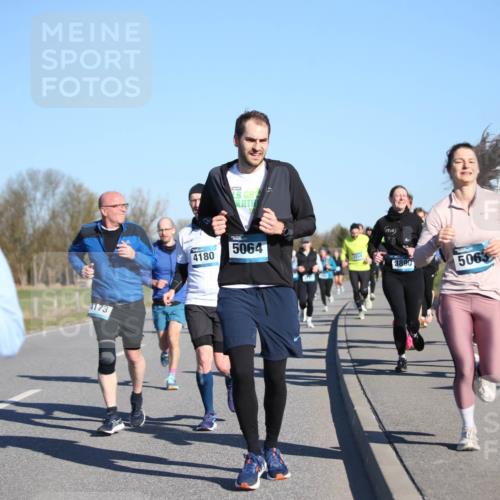 06.04.2025 - 44. Internationalen Wilhelmsburger Insellauf Jannik Wohlers http://msf.ph/oto/7613646 06.04.2025 09:30:04 Laufen 039, 4173, 4180, 5064, 91, 3890, 5063, 3845 meine-sportfotos.de