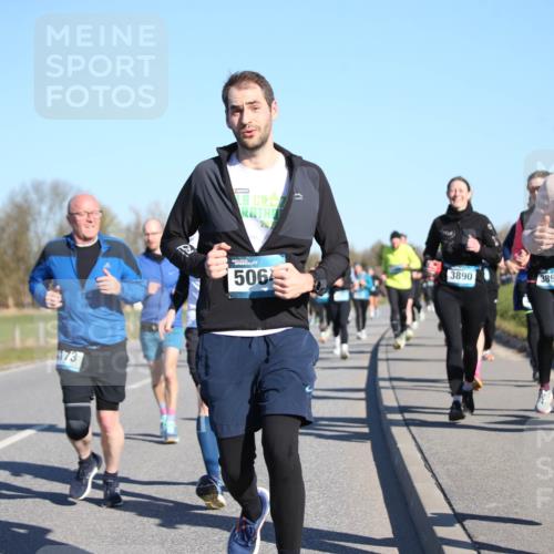 06.04.2025 - 44. Internationalen Wilhelmsburger Insellauf Jannik Wohlers http://msf.ph/oto/7613654 06.04.2025 09:30:04 Laufen 173, 20, 3890, 389, 506, 5063 meine-sportfotos.de