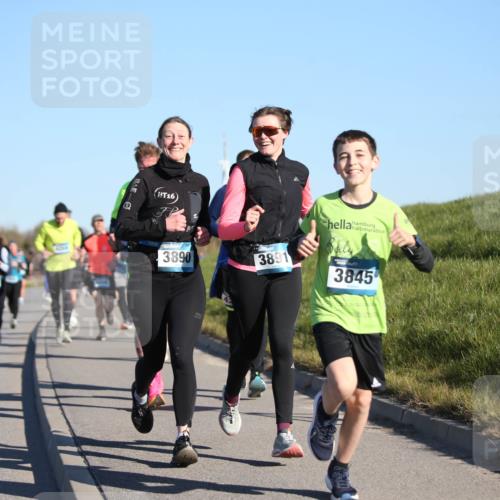 06.04.2025 - 44. Internationalen Wilhelmsburger Insellauf Jannik Wohlers http://msf.ph/oto/7613664 06.04.2025 09:30:05 Laufen 16, 3890, 3891, 3845 meine-sportfotos.de