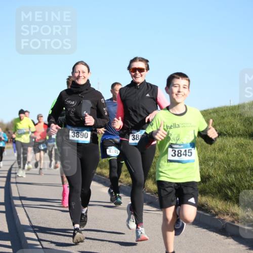 06.04.2025 - 44. Internationalen Wilhelmsburger Insellauf Jannik Wohlers http://msf.ph/oto/7613674 06.04.2025 09:30:06 Laufen 16, 3890, 4245, 38, 3845 meine-sportfotos.de