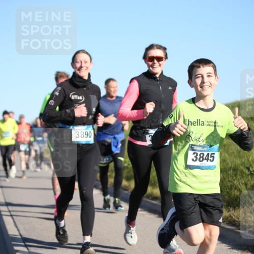 06.04.2025 - 44. Internationalen Wilhelmsburger Insellauf Jannik Wohlers http://msf.ph/oto/7613684 06.04.2025 09:30:06 Laufen 6, 16, 3890, 3845 meine-sportfotos.de