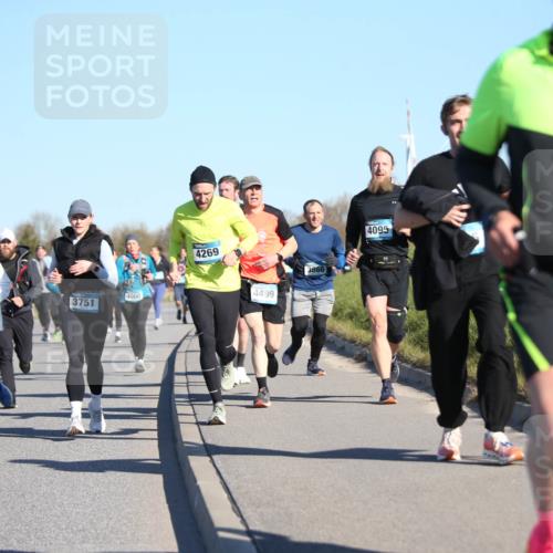 06.04.2025 - 44. Internationalen Wilhelmsburger Insellauf Jannik Wohlers http://msf.ph/oto/7613695 06.04.2025 09:30:07 Laufen 3736, 3751, 4000, 4269, 4499, 3866, 4095, 3407 meine-sportfotos.de