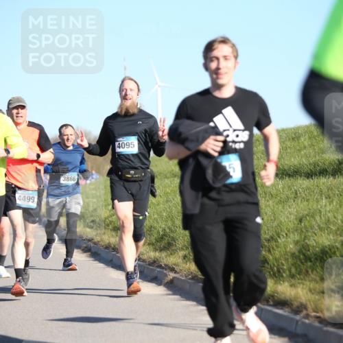 06.04.2025 - 44. Internationalen Wilhelmsburger Insellauf Jannik Wohlers http://msf.ph/oto/7613701 06.04.2025 09:30:08 Laufen 00, 4269, 4499, 3866, 4095, 5 meine-sportfotos.de