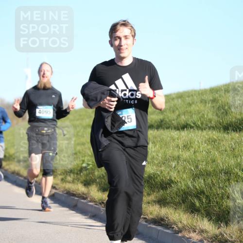 06.04.2025 - 44. Internationalen Wilhelmsburger Insellauf Jannik Wohlers http://msf.ph/oto/7613713 06.04.2025 09:30:08 Laufen 4269, 449, 4095, 25 meine-sportfotos.de