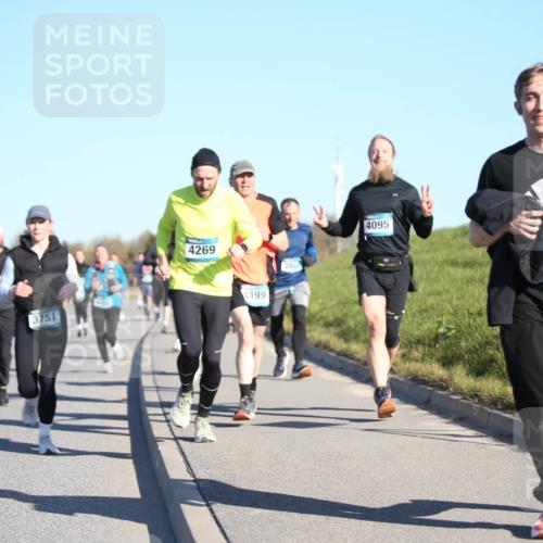 06.04.2025 - 44. Internationalen Wilhelmsburger Insellauf Jannik Wohlers http://msf.ph/oto/7613718 06.04.2025 09:30:09 Laufen 3736, 3751, 4269, 499, 3866, 4095 meine-sportfotos.de