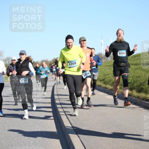 06.04.2025 - 44. Internationalen Wilhelmsburger Insellauf Jannik Wohlers http://msf.ph/oto/7613721 06.04.2025 09:30:09 Laufen 3120, 3736, 3751, 4000, 4269, 4499, 4095 meine-sportfotos.de