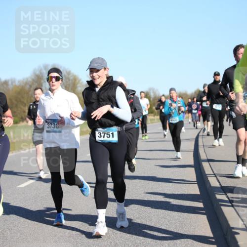 06.04.2025 - 44. Internationalen Wilhelmsburger Insellauf Jannik Wohlers http://msf.ph/oto/7613745 06.04.2025 09:30:10 Laufen 3736, 3735, 3751, 4000, 3017, 4269, 449 meine-sportfotos.de