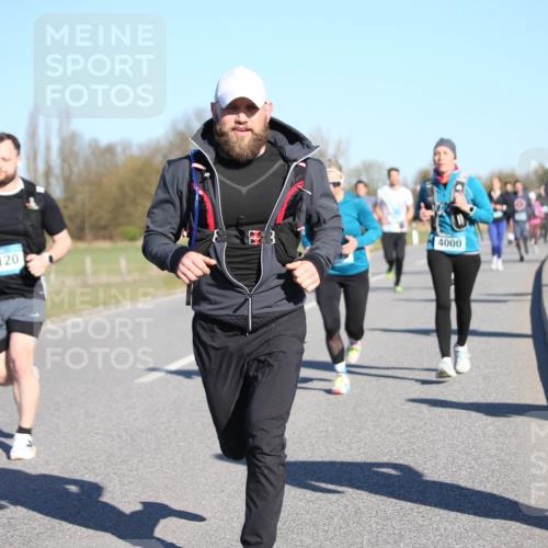 06.04.2025 - 44. Internationalen Wilhelmsburger Insellauf Jannik Wohlers http://msf.ph/oto/7613760 06.04.2025 09:30:12 Laufen 3120, 4000, 3015, 3660 meine-sportfotos.de