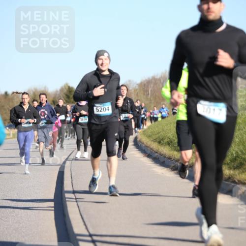 06.04.2025 - 44. Internationalen Wilhelmsburger Insellauf Jannik Wohlers http://msf.ph/oto/7613772 06.04.2025 09:30:13 Laufen 4000, 3916, 3874, 3876, 5204, 1017 meine-sportfotos.de