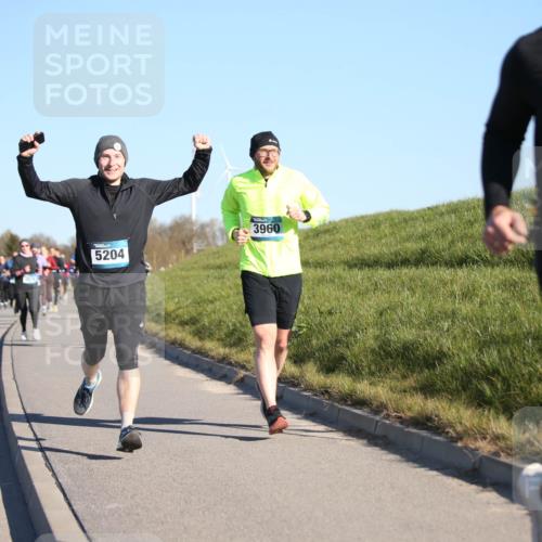 06.04.2025 - 44. Internationalen Wilhelmsburger Insellauf Jannik Wohlers http://msf.ph/oto/7613788 06.04.2025 09:30:15 Laufen 5204, 3918, 3960, 3017 meine-sportfotos.de