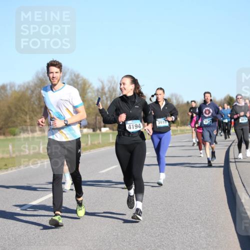 06.04.2025 - 44. Internationalen Wilhelmsburger Insellauf Jannik Wohlers http://msf.ph/oto/7613817 06.04.2025 09:30:17 Laufen 3021, 4194, 3918, 387, 3876, 4475, 4480 meine-sportfotos.de