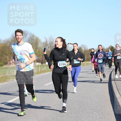 06.04.2025 - 44. Internationalen Wilhelmsburger Insellauf Jannik Wohlers http://msf.ph/oto/7613818 06.04.2025 09:30:17 Laufen 4963, 4194, 3918, 3874, 3876, 4480 meine-sportfotos.de