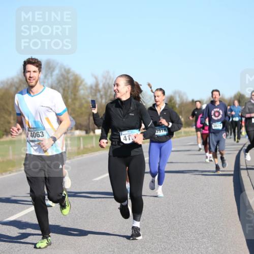 06.04.2025 - 44. Internationalen Wilhelmsburger Insellauf Jannik Wohlers http://msf.ph/oto/7613820 06.04.2025 09:30:17 Laufen 4063, 41, 3918, 3878, 3874, 4480 meine-sportfotos.de