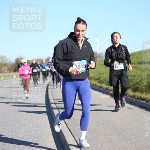 06.04.2025 - 44. Internationalen Wilhelmsburger Insellauf Jannik Wohlers http://msf.ph/oto/7613847 06.04.2025 09:30:20 Laufen 3918, 4480 meine-sportfotos.de