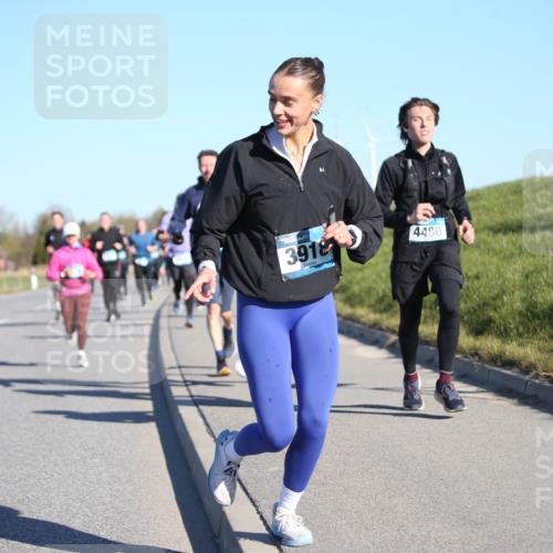 06.04.2025 - 44. Internationalen Wilhelmsburger Insellauf Jannik Wohlers http://msf.ph/oto/7613849 06.04.2025 09:30:20 Laufen 3918, 4480 meine-sportfotos.de
