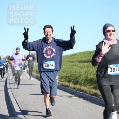 06.04.2025 - 44. Internationalen Wilhelmsburger Insellauf Jannik Wohlers http://msf.ph/oto/7613875 06.04.2025 09:30:22 Laufen 3874, 3876 meine-sportfotos.de