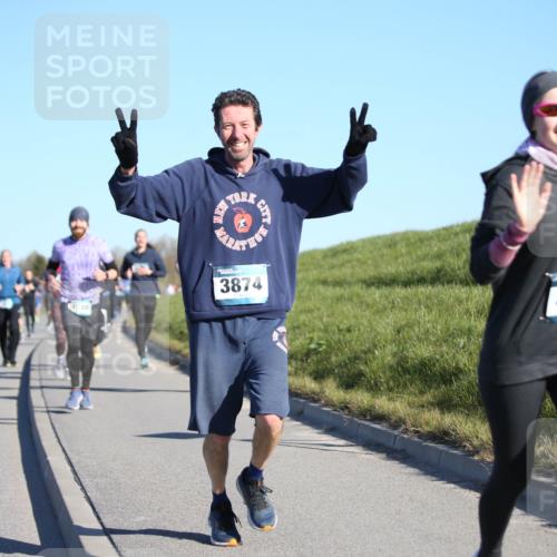 06.04.2025 - 44. Internationalen Wilhelmsburger Insellauf Jannik Wohlers http://msf.ph/oto/7613877 06.04.2025 09:30:22 Laufen 476, 3874, 3876 meine-sportfotos.de