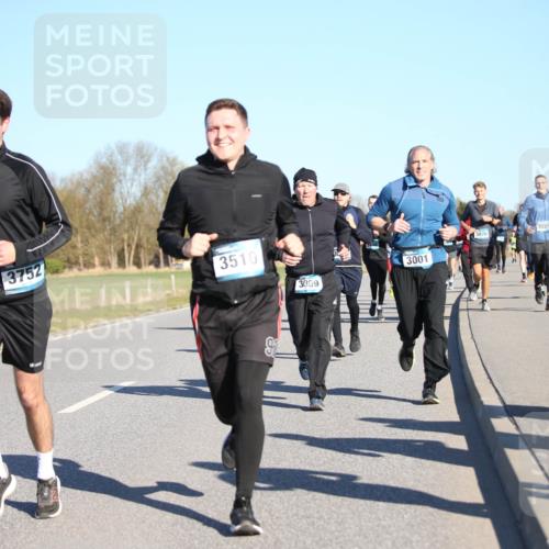06.04.2025 - 44. Internationalen Wilhelmsburger Insellauf Jannik Wohlers http://msf.ph/oto/7613932 06.04.2025 09:30:27 Laufen 3752, 3510, 3009, 3001, 3076, 3729 meine-sportfotos.de