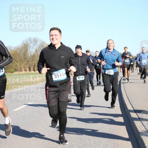 06.04.2025 - 44. Internationalen Wilhelmsburger Insellauf Jannik Wohlers http://msf.ph/oto/7613934 06.04.2025 09:30:27 Laufen 3752, 3510, 3009, 3001, 3076, 3729 meine-sportfotos.de