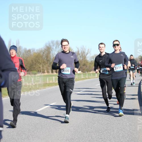 06.04.2025 - 44. Internationalen Wilhelmsburger Insellauf Jannik Wohlers http://msf.ph/oto/7613981 06.04.2025 09:30:31 Laufen 75, 3505, 3498, 3171, 3491, 3076 meine-sportfotos.de
